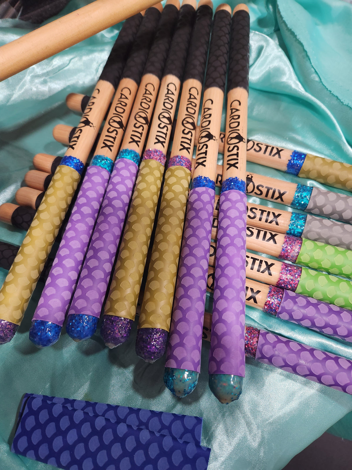 DOUBLE GRIP  PREMIUM GLITTER SURPRISE WEIGHTED DRUMSTICKS WITH FREE CARRY BAG