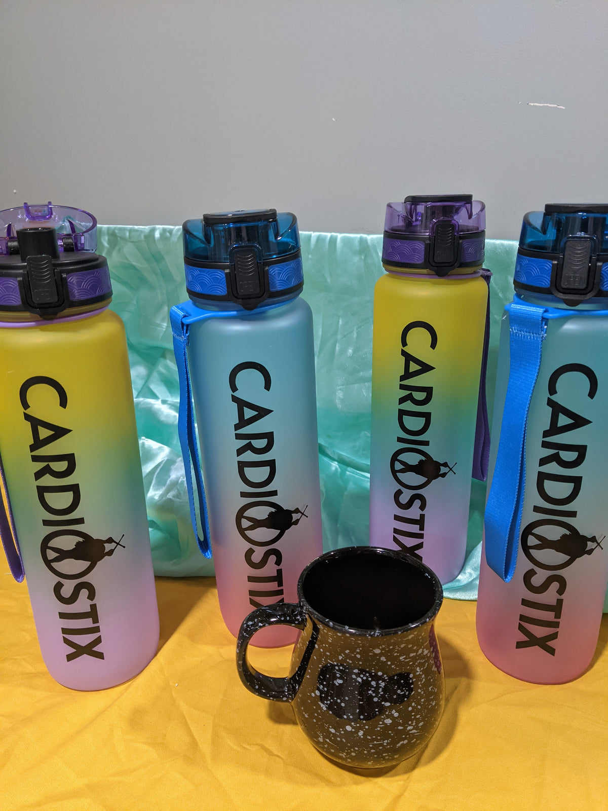 CARDIOSTIX 32 OZ TIE DYE WATER BOTTLE