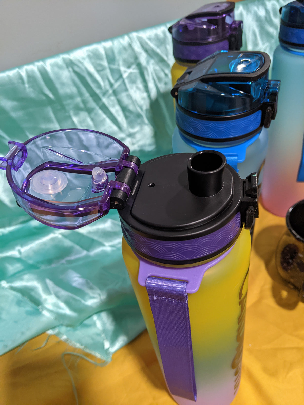 CARDIOSTIX 32 OZ TIE DYE WATER BOTTLE